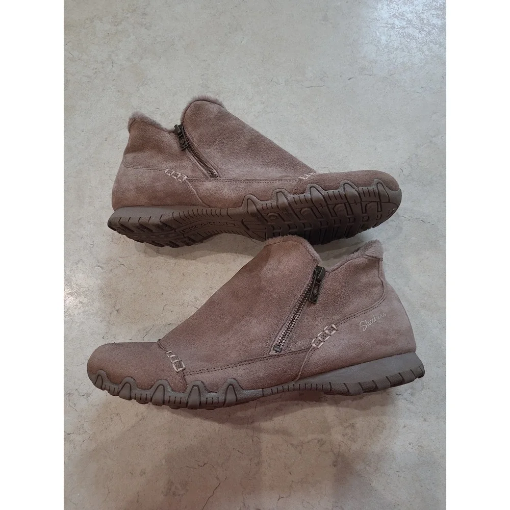 Skechers Wide Width Women SZ 11 Memory Foam Air cooled Tan Suede‎ lined booties